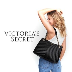 Victoria's Secret Bags - Victoria’s Secret Blush V-Quilt Shoulder Tote Bag Victoria's Secret Bags - Victoria’s Secret Blush V-Quilt Shoulder Tote Bag